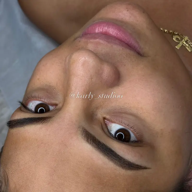 Pestañas y cejas